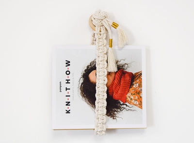 Macrame Tutorial Magazine & Book Holder Pattern by: @hoopsandhooks for GANXXET