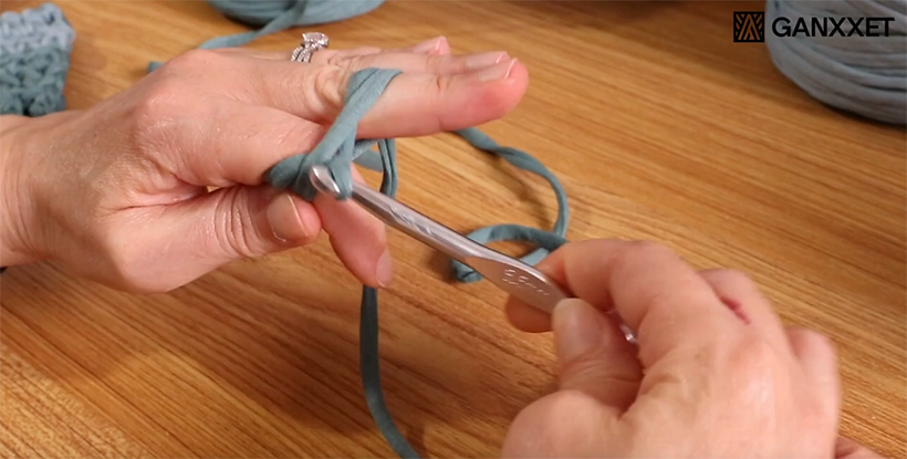 How To Crochet A Magic Loop (Magic Ring): Step-By-Step Tutorial – Ganxxet