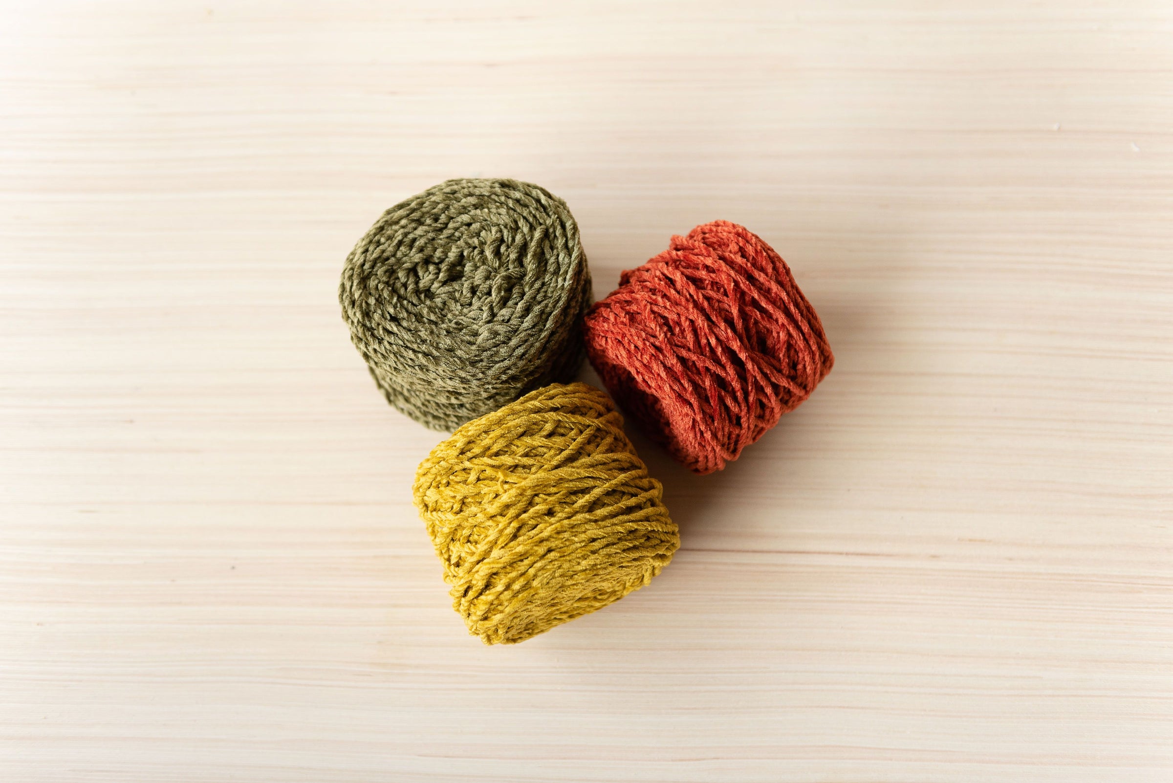 Velvet Yarn to knit hypoallergenic clothes for kids 