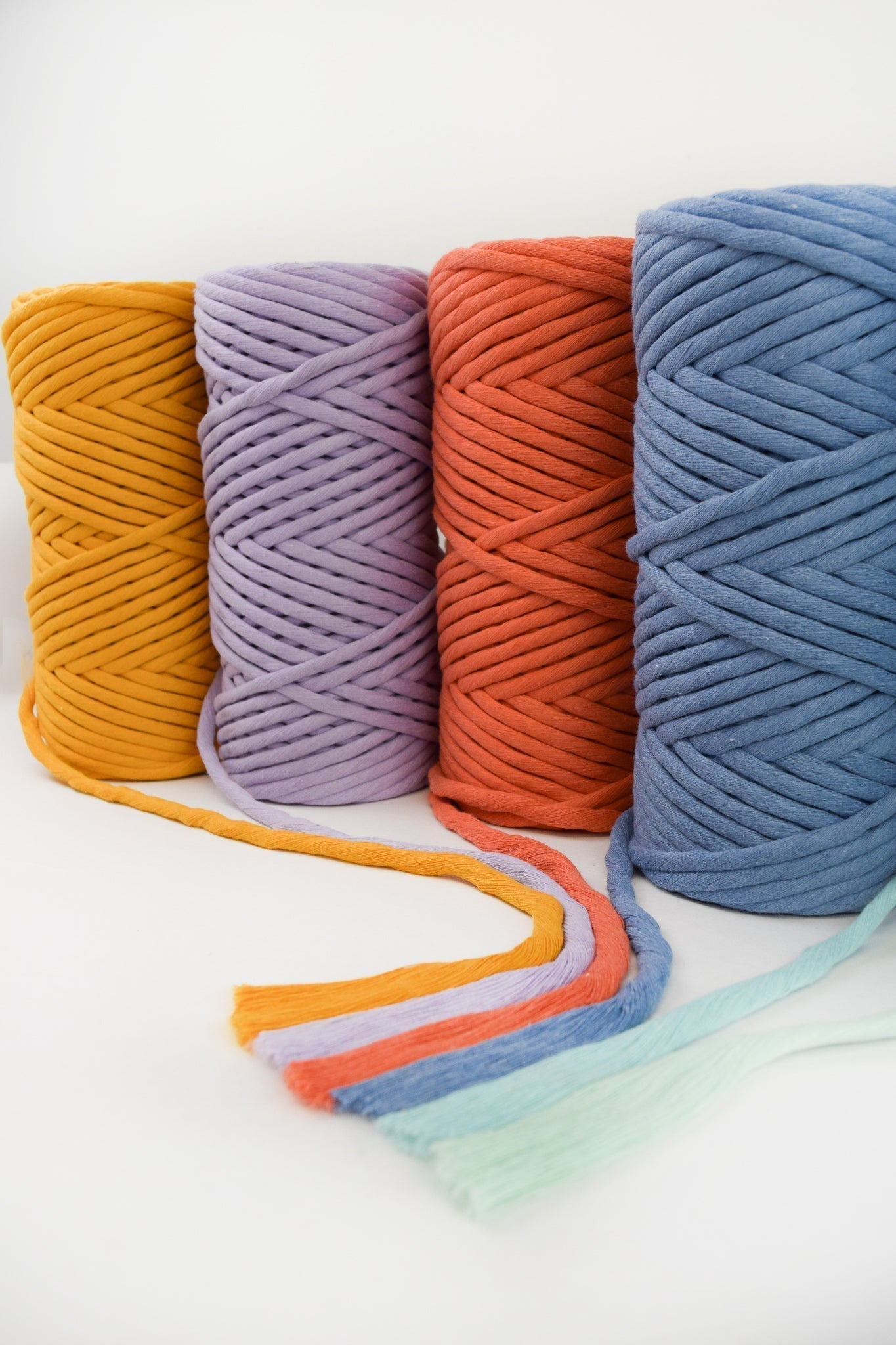 JUMBO SOFT COTTON CORD ZERO WASTE 8 MM - 1 SINGLE STRAND - FRUIT PUNCH COLOR