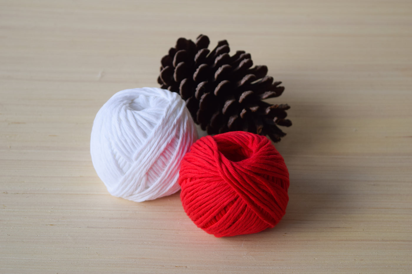 ORGANIC COTTON BALL 2MM - RED COLOR