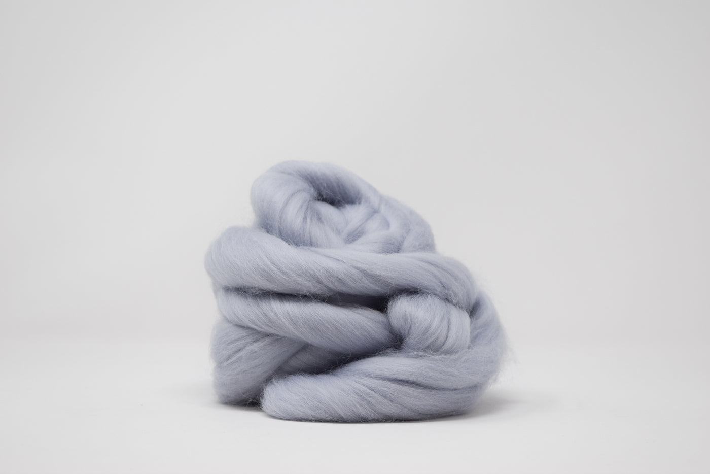 MERINO WOOL ROVING - CLOUD GRAY